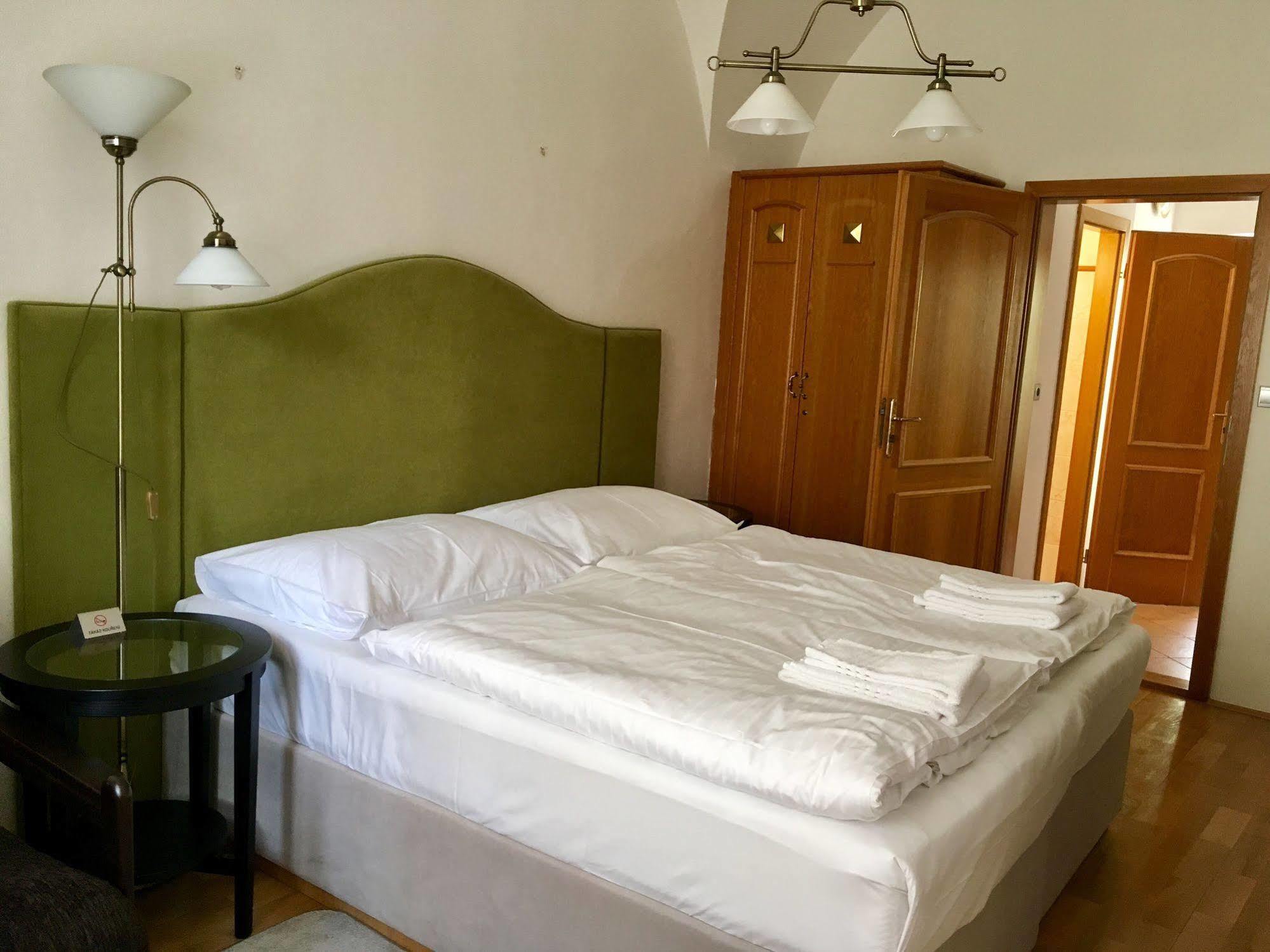 Penzion Austis Znojmo Zewnętrze zdjęcie